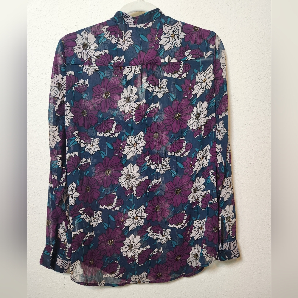 Kut from the Kloth Sinclair Med Button Front Sheer Chiffon Blouse Purple Floral‎ - Picture 5 of 6
